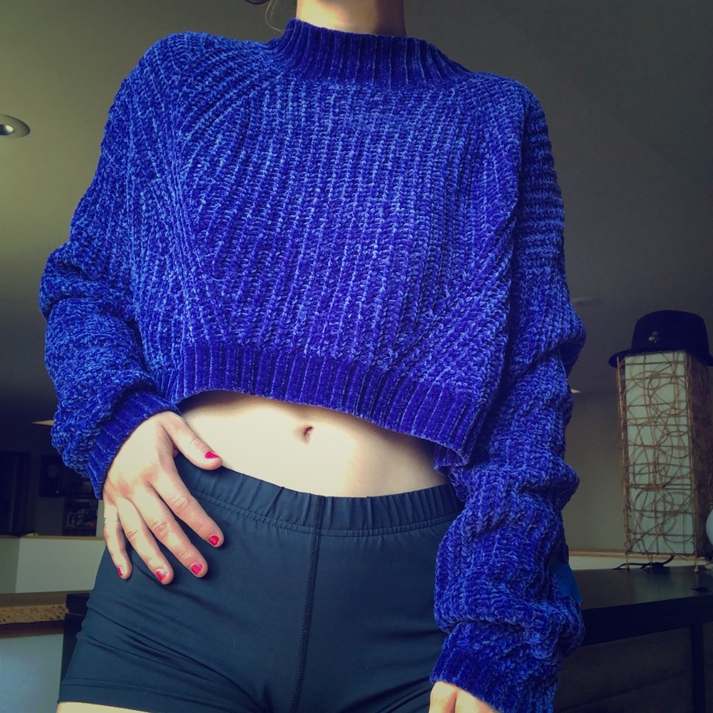 Cropped sweater